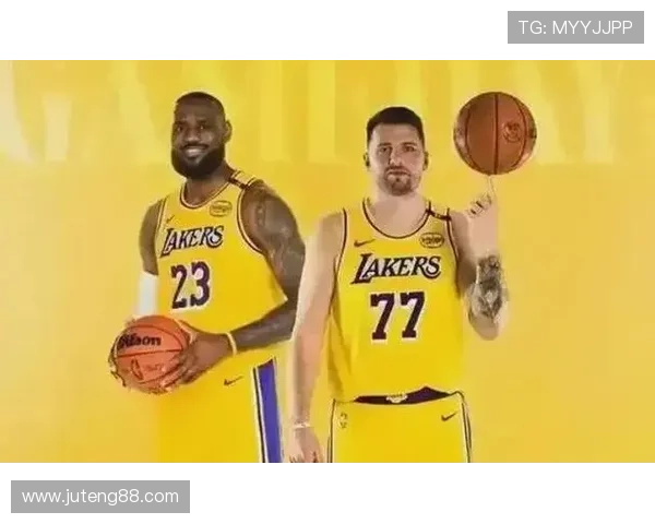 NBA赛季更新:勇士队迎来伤员复出 湖人和雄鹿争锋争夺季后赛席位 NBA赛季更新:勇士队迎来伤员复出 湖人和雄鹿争锋争夺季后赛席位