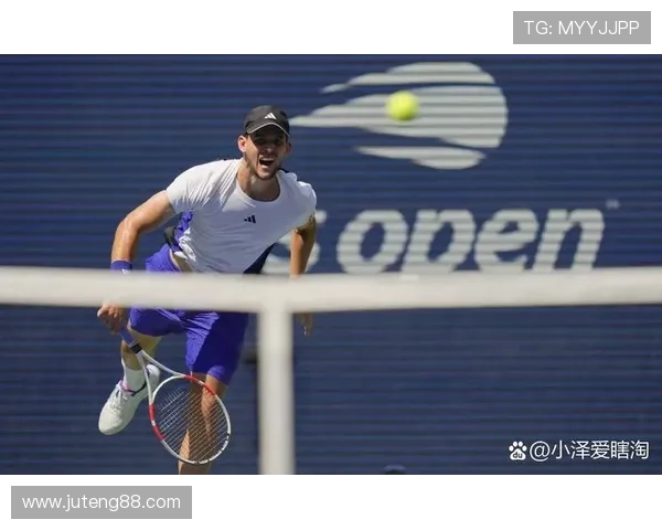 世界网球锦标赛激战正酣 纳达尔与德约科维奇争夺年度总决赛冠军 世界网球锦标赛激战正酣 纳达尔与德约科维奇争夺年度总决赛冠军