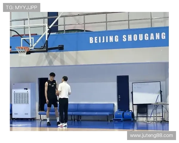 中国男篮力克澳大利亚晋级世界杯四强 李楠率队突破历史瓶颈再创佳绩 中国男篮力克澳大利亚晋级世界杯四强 李楠率队突破历史瓶颈再创佳绩