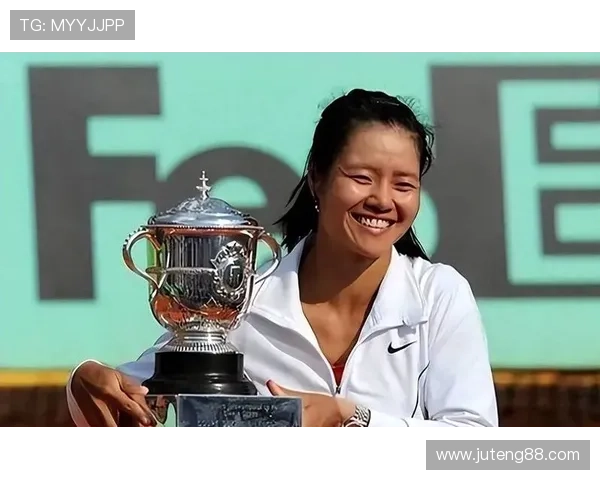 中国网球新星崛起 李娜传授经验助力年轻球员冲击大满贯荣耀 中国网球新星崛起 李娜传授经验助力年轻球员冲击大满贯荣耀