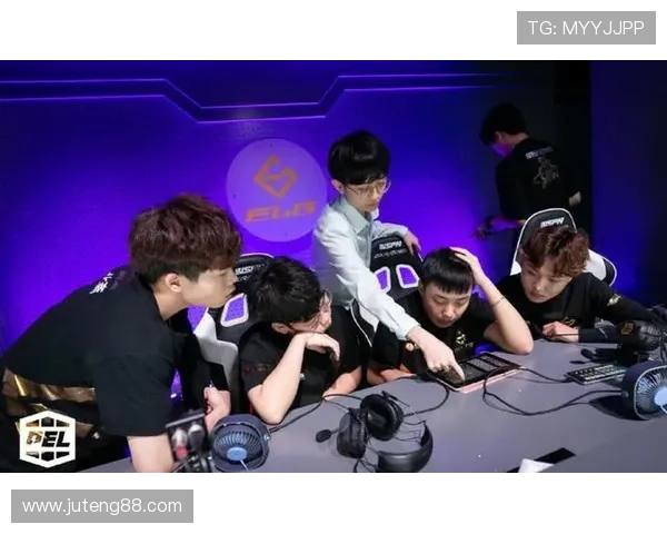 全球总决赛落幕新王登顶各大战队鏖战名场面引发热议 全球总决赛落幕新王登顶各大战队鏖战名场面引发热议