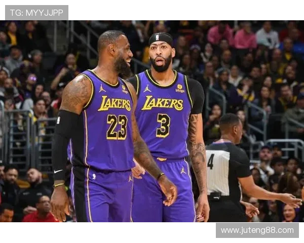 詹姆斯领衔湖人迎战勇士全明星对决，浓眉伤势无碍能否登场成焦点